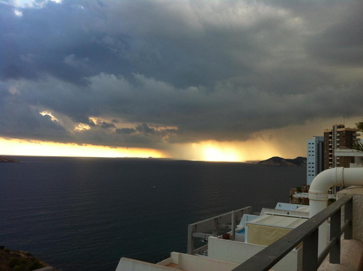 Piso en la primera linea del mar con 2 dormitorios Benidorm Exterior foto